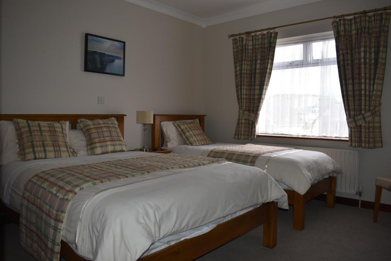 Bed and Breakfast Cois Farraige Лехинч Экстерьер фото