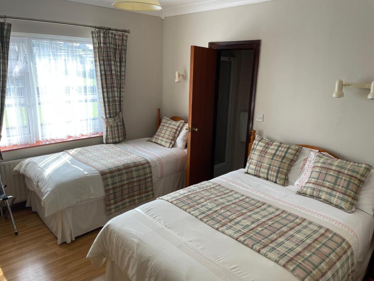 Bed and Breakfast Cois Farraige Лехинч Экстерьер фото